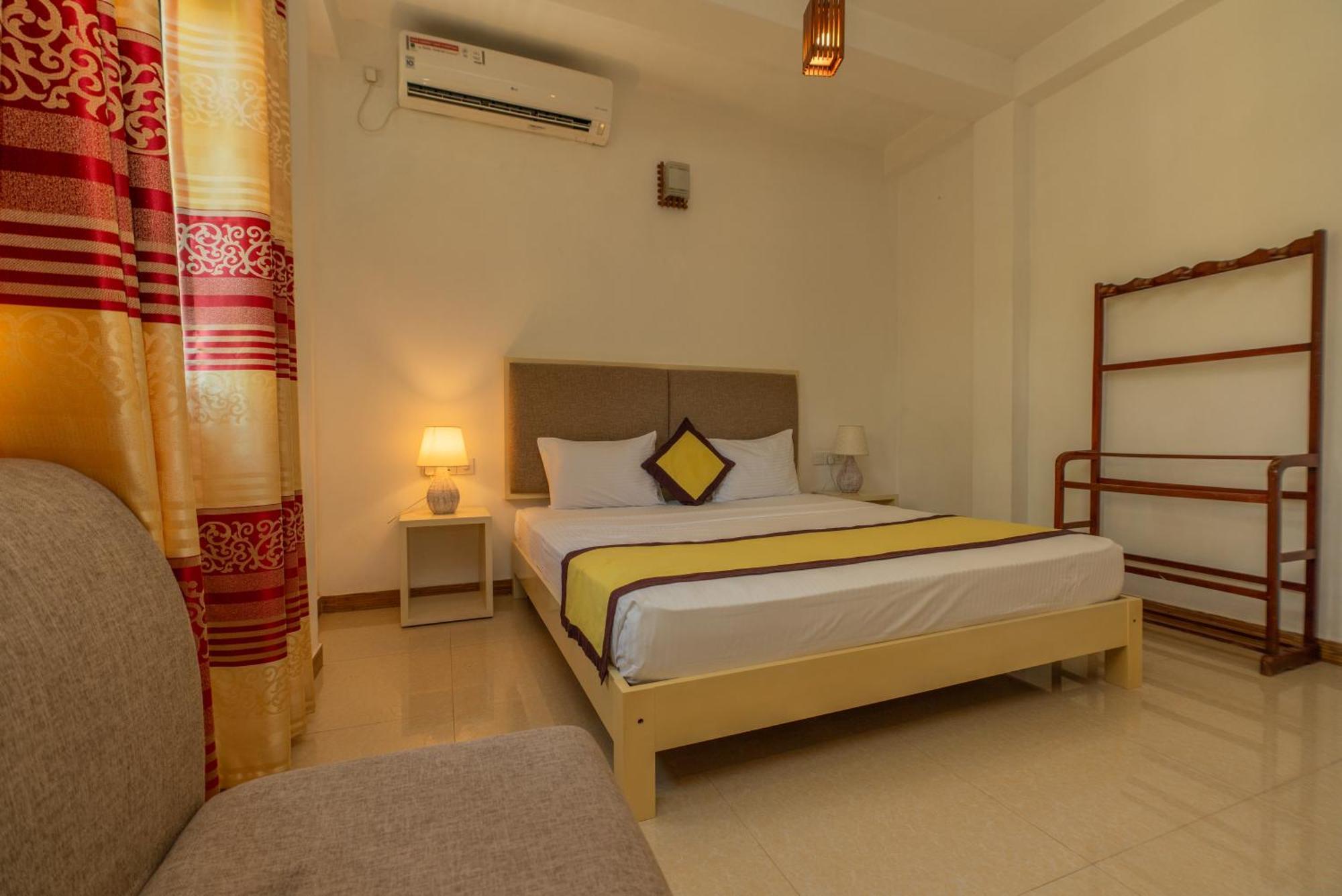 The Calm Of8 Hotel Унаватуна Екстериор снимка